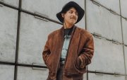 Macario Martínez pasó de trabajar como barrendero en Ciudad de México a competir como Mejor Nuevo Artista en los Latin Grammy 2026.
