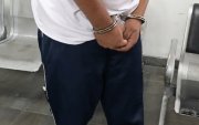 El estudiante fue aislado por agentes de la Policía Nacional.