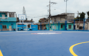 La cancha del Guasmo Norte fue renovada por el Chelsea como parte de su proyecto para impulsar el deporte comunitario en Guayaquil.