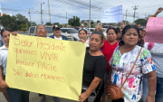Pacientes renales reclaman al gobierno que pague la deuda con la dializadora.