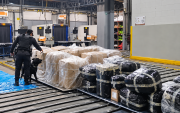 Policía frustró el envío de 768 gramos de cocaína que pretendían salir del aeropuerto de Quito con destino a Estados Unidos.