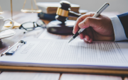 La independencia judicial y el respeto al debido proceso son elementos fundamentales para preservar la confianza en la justicia y el Estado de derecho.