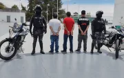 En el operativo fueron aprehendidos tres jóvenes: dos de 18 años y uno de 23.