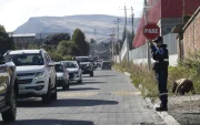 En la av. Velasco Ibarra, donde hay dos unidades educativas, guardias organizan el tránsito. También están en la av. De Los Conquistadores.