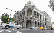 La propuesta plantea descentralizar la gestión municipal de Guayaquil mediante minialcaldías vinculadas a los concejales de cada distrito.