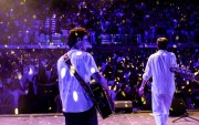 Integrantes de Hakuna Group Music durante una presentación en vivo