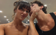 La española Aitana describe a Plex como su "compañero de vida".
