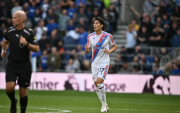 Takehiro Tomiyasu, defensor japonés que no estará ante Ecuador.