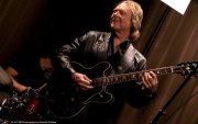 Johnston se ha presentado en escenarios como el Carnegie Hall y el Lincoln Center, en Nueva York, y en el Tokyo Jazz Festival