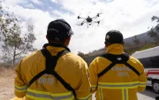 Con drones se monitorea el cerro Casitagua tras el incendio forestal.