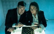 Joselyn Gallardo y Santiago Carpio protagonizan ‘Game’, una sátira que aborda las negociaciones y juegos de poder detrás de la política.