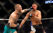 onor McGregor (i) y Nate Díaz protagonizaron uno de los enfrentamientos históricos en el desarrollo de la UFC. Tuvieron dos combates en 2016, ganaron uno cada uno.