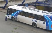 El bus fue retenido por agentes de la ATM