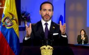 El presidente de Colombia, Abelardo de la Espriella, hablando durante una alocución televisiva este domingo.