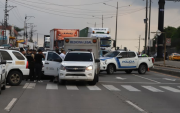 Un comerciante murió tras ser atacado a tiros en la Vía a Daule, en Guayaquil.