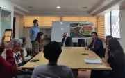 Integrantes del Colectivo Acción Bicentenario durante la reunión en la Defensoría del Pueblo.
