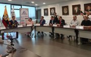 Miguel Ángel González, presidente de la Cámara de Comercio de Guayaquil, anuncia el adelanto del Viernes Negro en Ecuador.