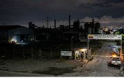 Los dirigentes empresariales dicen que les apagan la luz, a veces sin ningún aviso o sin siquiera un reconocimiento oficial de que les cortaron el servicio.