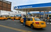 Los taxistas el 1 de octubre de 2026 tuvieron que recorrer gasolineras de Guayaquil buscando gas.