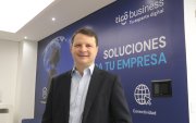 Roberto Andino, ceo de Tigo, en una oficina de la empresa en Guayaquil.
