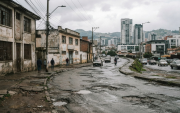 Referencial. Los problemas de infraestructura y servicios públicos se repiten en Ecuador pese al paso de los años.