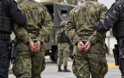 Referencial. El Ejército Ecuatoriano confirmó la aprehensión de dos militares activos por presunta extorsión .