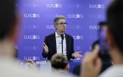 El candidato a la Presidencia de Brasil, Romeu Zema, habla en una rueda de prensa luego que la cadena Globo cancelara el debate en Rio de Janeiro (Brasil).