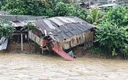 En Muisne hay afectaciones por el desbordamiento de río.
