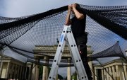 El 24 de agosto se instaló una red de protección contra drones en pleno centro de Berlín para concienciar sobre la fragilidad de la protección con la que viven los ucranianos.