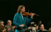Gerson Eguiguren participó en el concierto que inauguró Nuestra Música el 1 de octubre en el Teatro Nacional Sucre, una jornada dedicada al pasillo ecuatoriano.