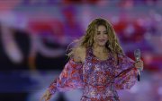 Shakira recibió a Dua Lipa como invitada especial durante uno de sus conciertos en Madrid.
