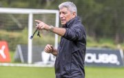 Zambrano considera que Ecuador tiene talento, pero necesita desarrollar nuevas opciones para fortalecer su ataque y creación.