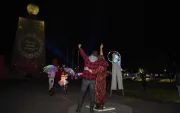 La Ciudad Mitad del Mundo incluso puede ser el escenario perfecto para pedir la mano.
