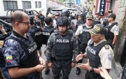 Tres detenidos fueron capturados en Guayaquil por extorsionar a vecinos y obreros cerca del Quinto Puente.