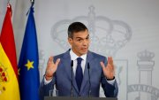 Pedro Sánchez jamás ha ganado unas elecciones. Él gobierna porque ha conseguido poner de acuerdo a los nacionalistas xenófobos vascos y catalanes, a los comunistas, a los terroristas de ETA y a todo quien quiera destruir España.