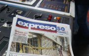Un diario hace una curación de todo lo publicado, aplicando un filtro de calidad. Un diario invierte en tener columnistas que con sus mentes diversas nutren a la sociedad con criterios, ideas y posturas.