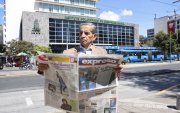 Canillitas y lectores de Quito lamentan la última edición impresa de Diario EXPRESO, que circula este 9 de octubre de 2026.