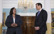 La líder de un bloque de oposición de Venezuela, Dinorah Figuera, habla junto al secretario de Estado de Estados Unidos, Marco Rubio, durante una reunión este viernes .