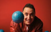 El comediante, actor y presentador colombiano alcanzó reconocimiento internacional con La pelota de letras