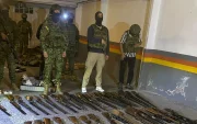 El Bloque de Seguridad presentó como un golpe al crimen la incautación de 54 armas de fuego y miles de cartuchos, pero antes manipularon la escena.