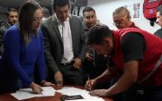 Operativo en el Ministerio de Educación por una presunta red de tráfico de influencias.