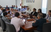 El ministro de Ambiente y Energía, Juan Carlos Blum se reunió con empresarios el 25 de septiembre de 2026, en Guayaquil, para tratar la crisis eléctrica.