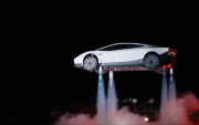 Tesla presentó el nuevo Roadster eléctrico con propulsores desarrollados junto a SpaceX, un sistema diseñado para elevar el vehículo y ejecutar maniobras aéreas.