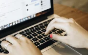 Según Anthropic, la actualización responde a la evolución de las capacidades de sus modelos
