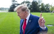 Donald Trump desató críticas entre republicanos y demócratas tras su decisión de eximir temporalmente a Rusia de varias sanciones económicas y comerciales.