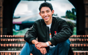 El youtuber Fernanfloo fue ovacionado por sus seguidores durante su presentación en el Budokan 2026