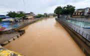 La parroquia Tenguel fue afectada por el desbordamiento del río del mismo nombre.