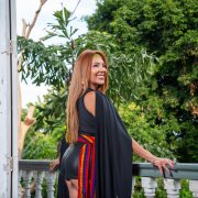 La artista nacida en Zaruma acaba de lanzar el disco Uniendo raíces. Optó por los trajes típicos.