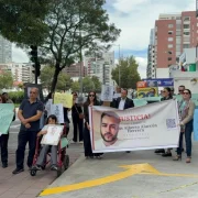 Familiares de Luis Alarcón han realizado varis plantones en Quito para exigir justicia por le caso.
