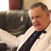 El estratega político y electoral Antonio Tramontana dialoga con Diario EXPRESO para analizar el escenario de las elecciones seccionales, los retos del oficialismo y la oposición, y el impacto que puede tener la gestión del presidente Daniel Noboa en el oficialismo. El consultor político señala que la comunicación es uno de los principales problemas del Gobierno y sugiere la salida de la secretaria Irene Vélez.

──────────────────────────────────
SUSCRÍBETE A EXPRESO
Periodismo independiente · Edición digital completa · Sin límite de artículos
→ https://suscripcion.expreso.ec

✔ Acceso a la edición impresa digital
✔ Noticias sin paywall en expreso.ec
✔ Contenido exclusivo para suscriptores
──────────────────────────────────
SÍGUENOS
Web → https://www.expreso.ec
Instagram → https://www.instagram.com/expresoec/
Facebook → https://www.facebook.com/expresoec
X/Twitter → https://x.com/Expresoec
TikTok → https://www.tiktok.com/@expresoec
Suscríbete aquí → https://suscripcion.expreso.ec
──────────────────────────────────
#eleccionesecuador #Ecuador #Guayaquil #[Programa]